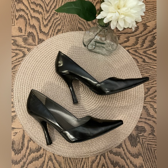 Sleek Black Stiletto Heels - Picture 1 of 3